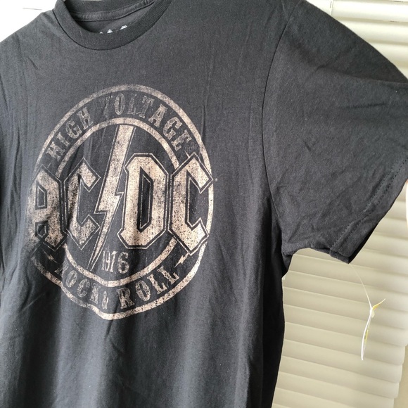NWT AC/DC BAND TEE GRAPHIC T SHIRT ROCK N ROLL TOP - Picture 5 of 9